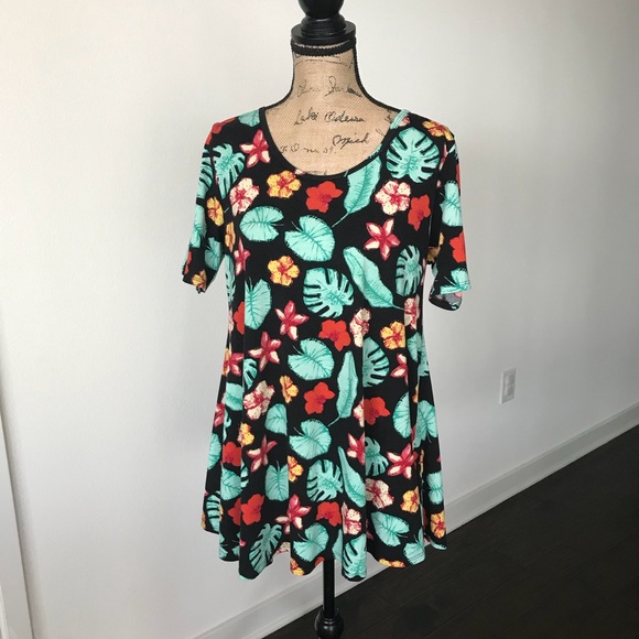 LuLaRoe Tops - Lularoe Tropical Floral Print Perfect T Sz Medium